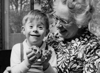 Moms On A Mission Fashion Show To Benefit Hammer Residences