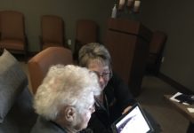 Assisted Living & Memory Caretakers Give Residents Comfort