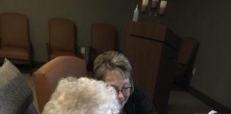 Assisted Living & Memory Caretakers Give Residents Comfort