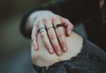 Knee Pain? No More. Photo by Jasmin Schreiber on Unsplash